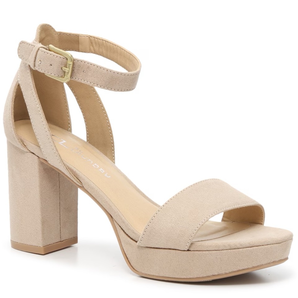Nude Go On Sandal Block Heel - 8 Wide - CL by Laundry